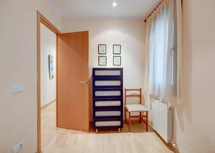 Llevant 3 1 Centro Roses - Barneda Premium